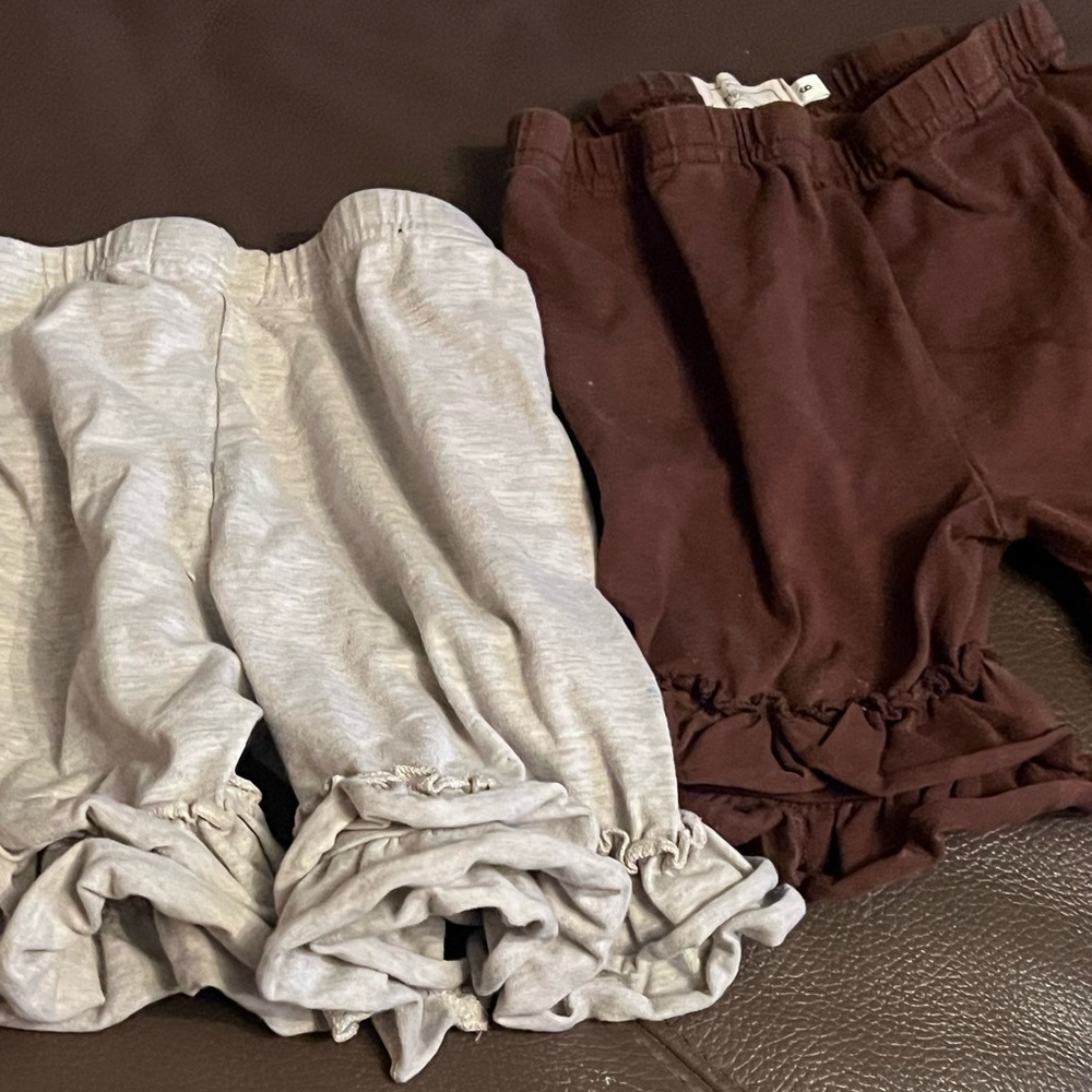 Size 6 ruffle shorts